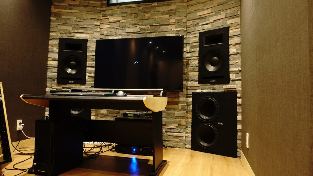 High end studio monitor cần high end acoustic treatment để phát huy hết năng lực